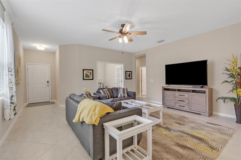 Active With Contract: $249,000 (2 beds, 2 baths, 1544 Square Feet)