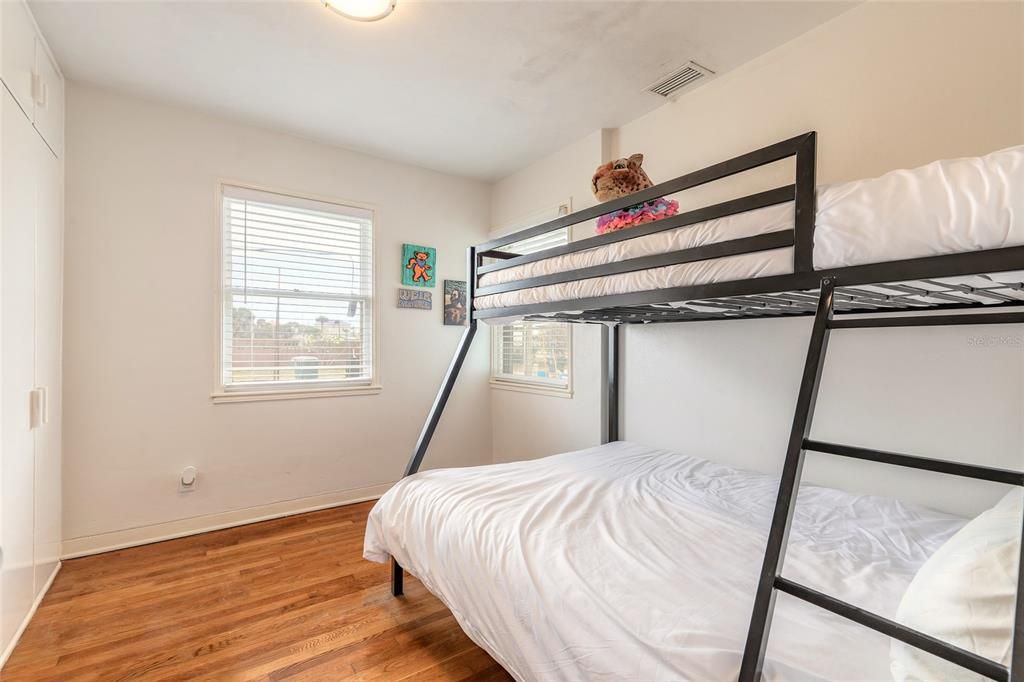 Active With Contract: $334,900 (3 beds, 1 baths, 1527 Square Feet)