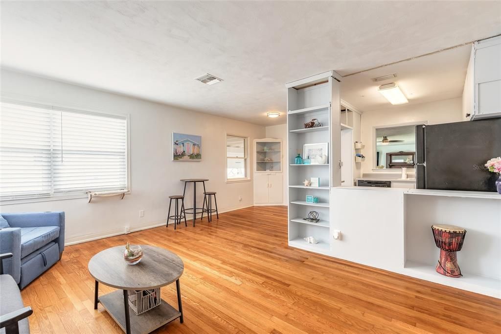 Active With Contract: $334,900 (3 beds, 1 baths, 1527 Square Feet)