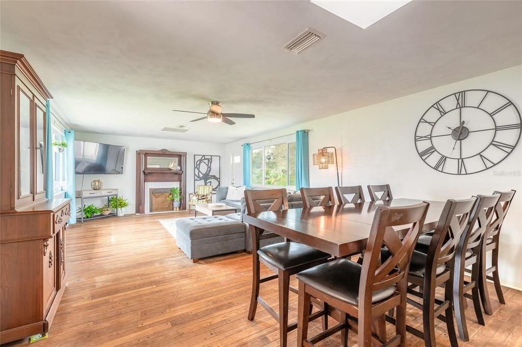 Active With Contract: $334,900 (3 beds, 1 baths, 1527 Square Feet)