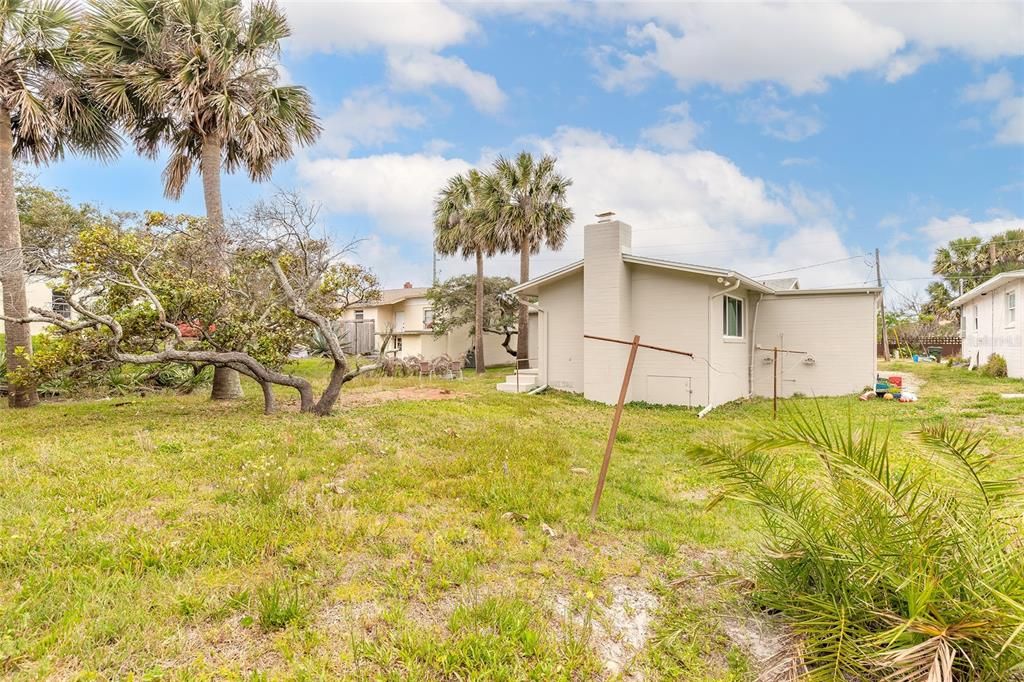 Active With Contract: $334,900 (3 beds, 1 baths, 1527 Square Feet)