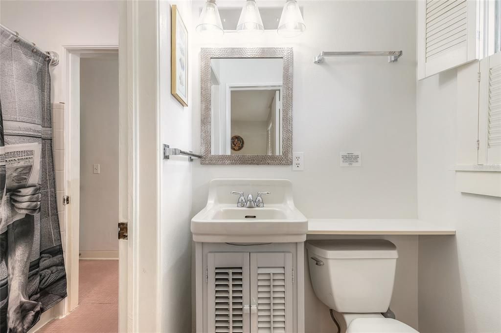 Active With Contract: $334,900 (3 beds, 1 baths, 1527 Square Feet)