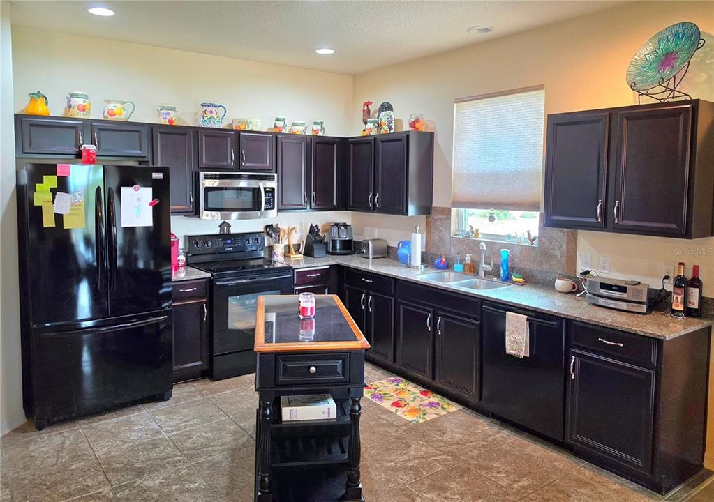 For Sale: $310,000 (4 beds, 2 baths, 1877 Square Feet)