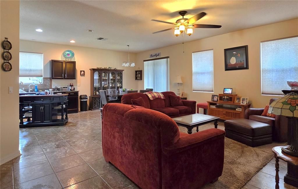 For Sale: $310,000 (4 beds, 2 baths, 1877 Square Feet)