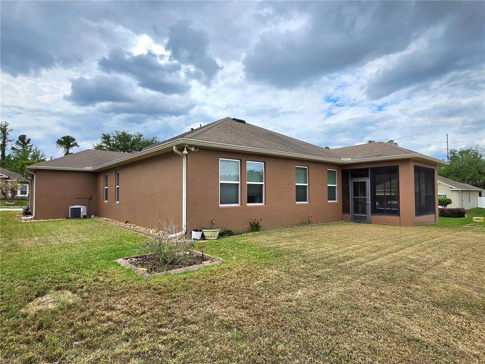 For Sale: $310,000 (4 beds, 2 baths, 1877 Square Feet)