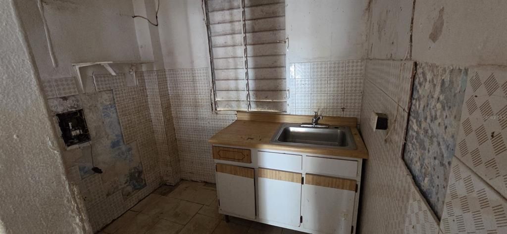 For Sale: $240,000 (0 beds, 0 baths, 1581 Square Feet)