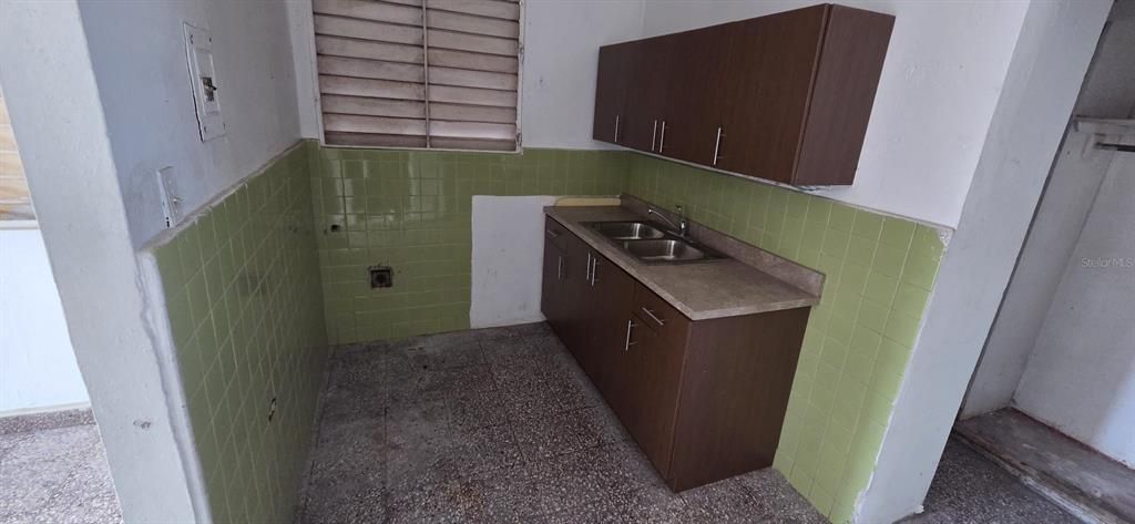 For Sale: $240,000 (0 beds, 0 baths, 1581 Square Feet)