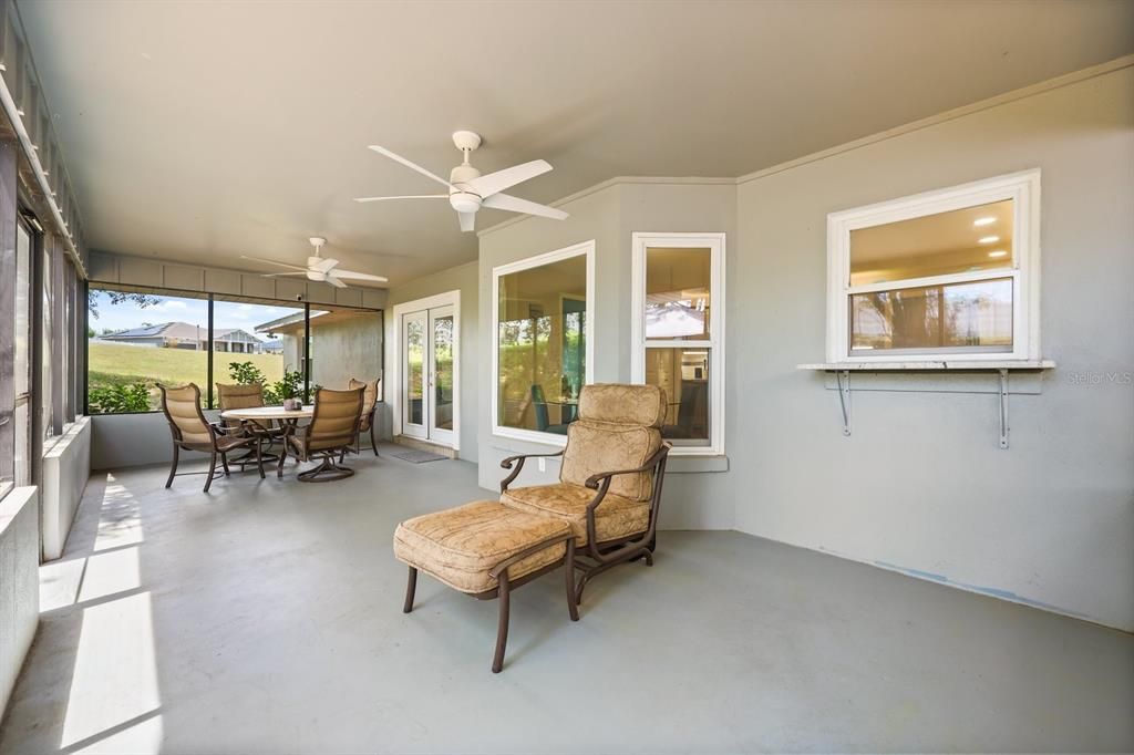 For Sale: $589,000 (4 beds, 3 baths, 2586 Square Feet)
