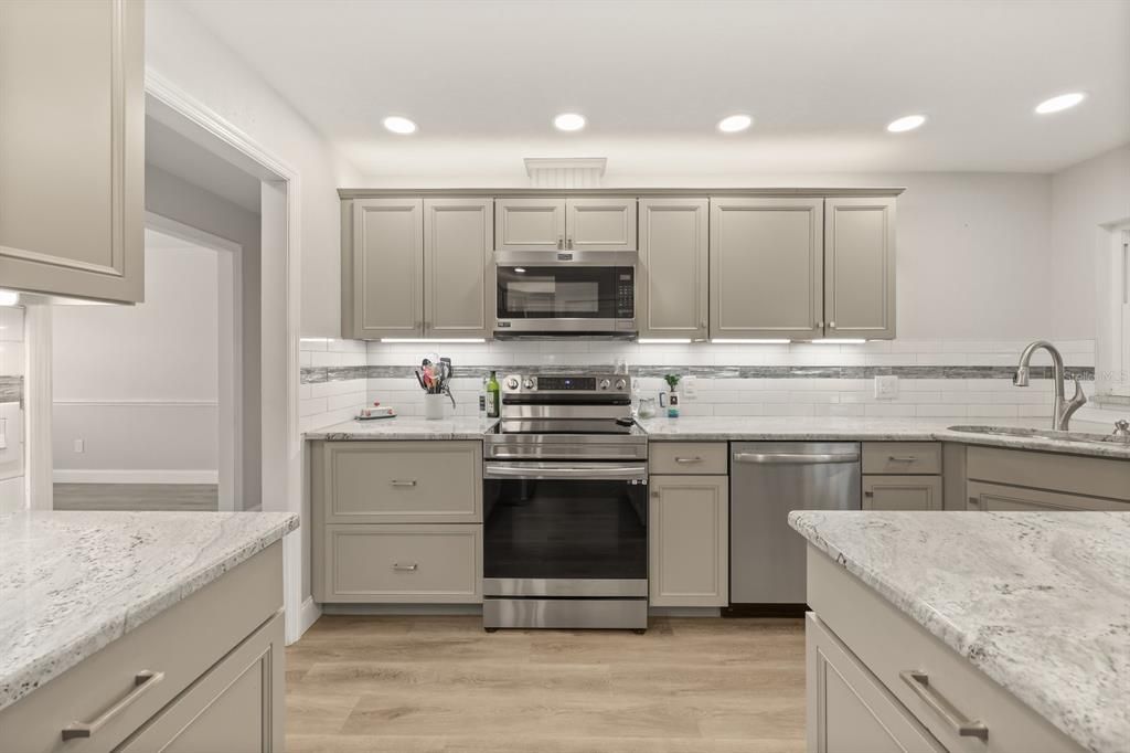 For Sale: $589,000 (4 beds, 3 baths, 2586 Square Feet)