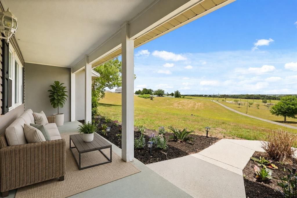 For Sale: $589,000 (4 beds, 3 baths, 2586 Square Feet)