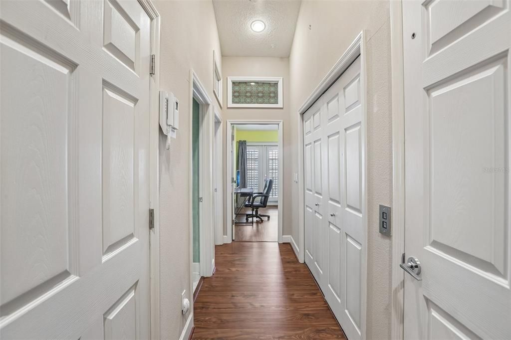For Sale: $950,000 (3 beds, 2 baths, 2274 Square Feet)