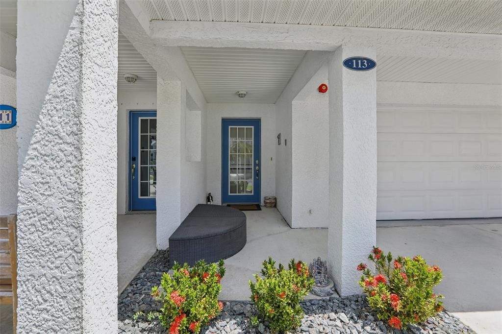 For Sale: $950,000 (3 beds, 2 baths, 2274 Square Feet)