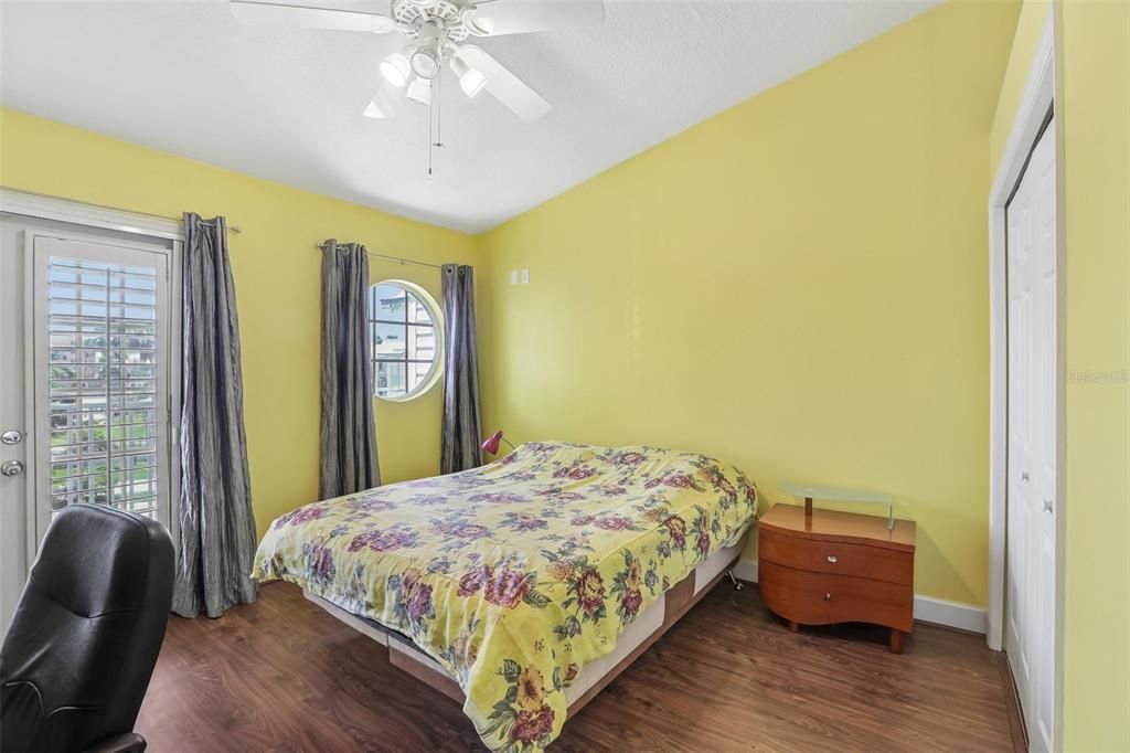 For Sale: $950,000 (3 beds, 2 baths, 2274 Square Feet)