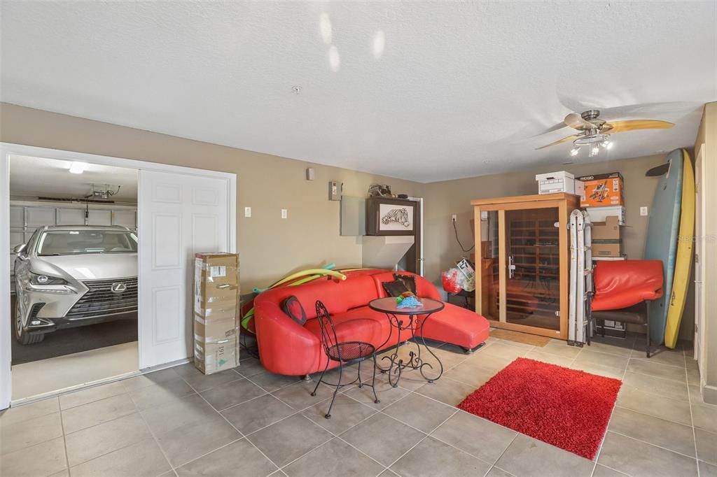 For Sale: $950,000 (3 beds, 2 baths, 2274 Square Feet)