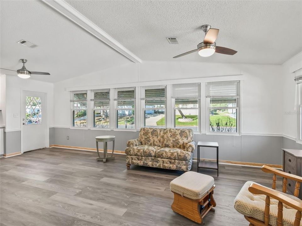 For Sale: $205,000 (2 beds, 2 baths, 1513 Square Feet)