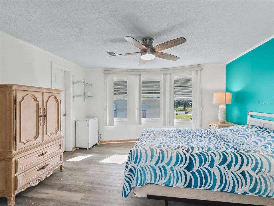 For Sale: $205,000 (2 beds, 2 baths, 1513 Square Feet)