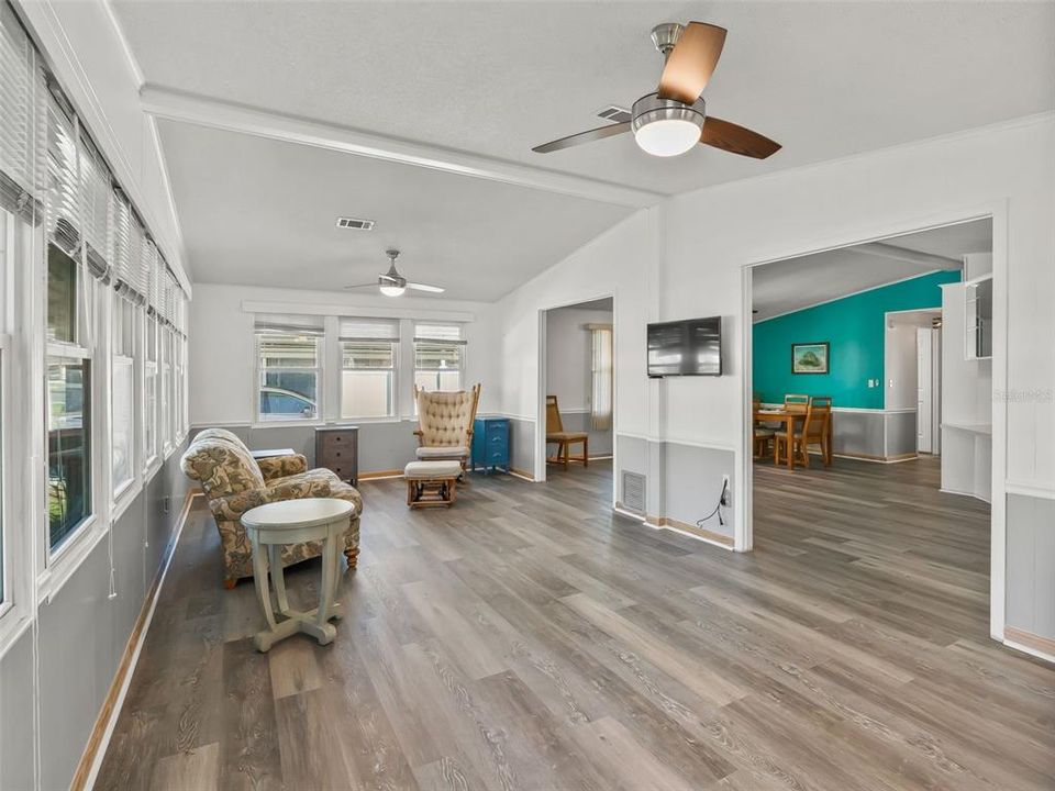 For Sale: $205,000 (2 beds, 2 baths, 1513 Square Feet)
