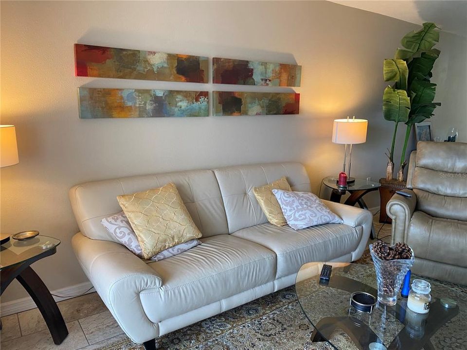 For Sale: $129,000 (2 beds, 2 baths, 1144 Square Feet)