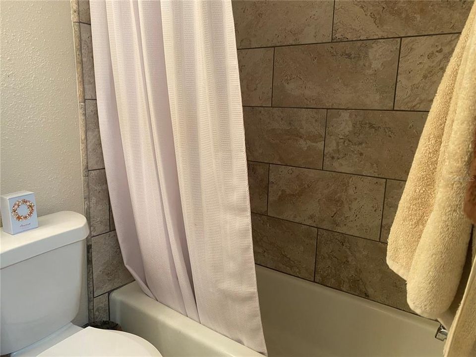 For Sale: $129,000 (2 beds, 2 baths, 1144 Square Feet)