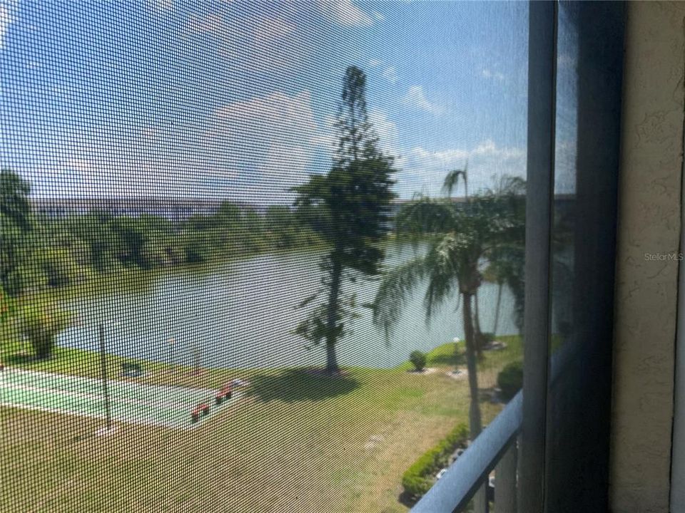 For Sale: $129,000 (2 beds, 2 baths, 1144 Square Feet)