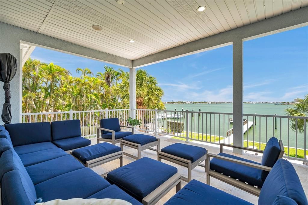 For Sale: $3,399,700 (5 beds, 4 baths, 3741 Square Feet)