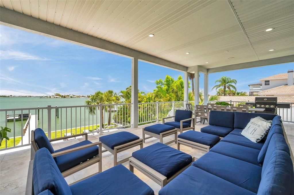 For Sale: $3,399,700 (5 beds, 4 baths, 3741 Square Feet)