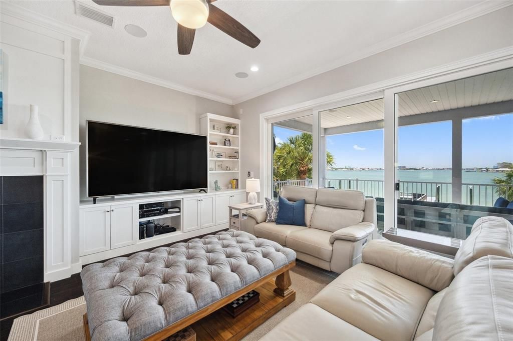 For Sale: $3,399,700 (5 beds, 4 baths, 3741 Square Feet)