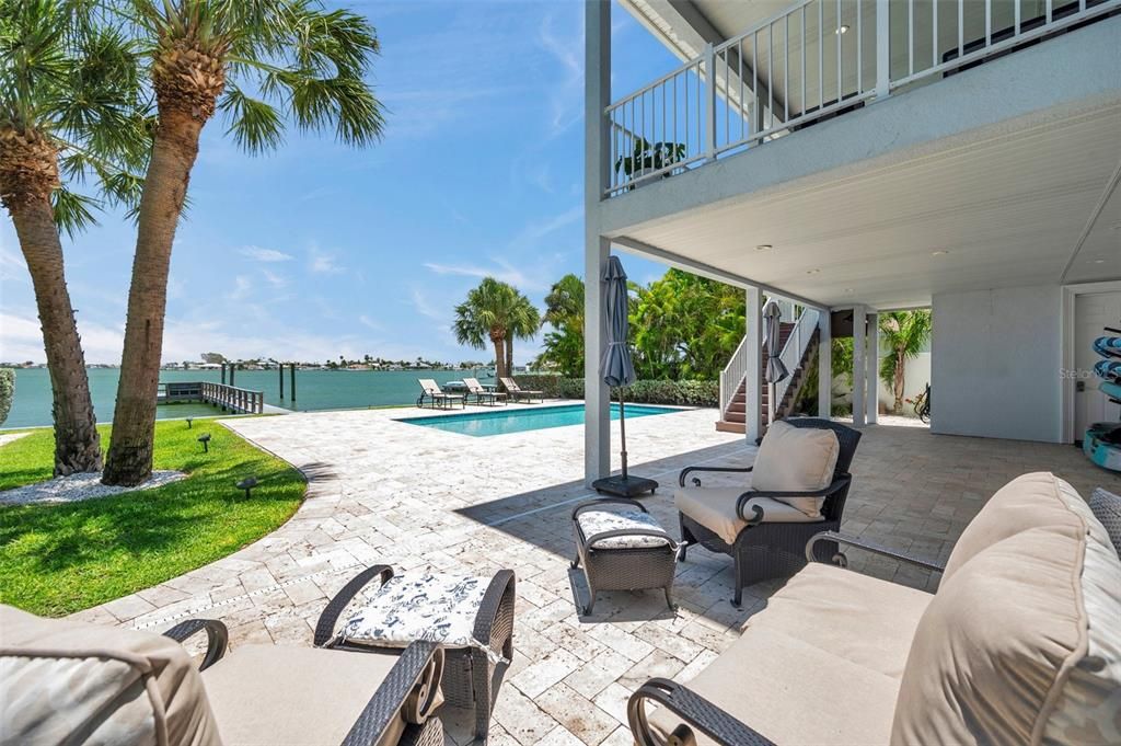 For Sale: $3,399,700 (5 beds, 4 baths, 3741 Square Feet)