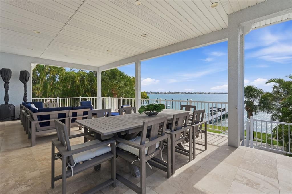 For Sale: $3,399,700 (5 beds, 4 baths, 3741 Square Feet)