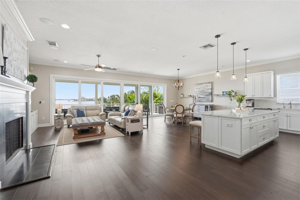 For Sale: $3,399,700 (5 beds, 4 baths, 3741 Square Feet)
