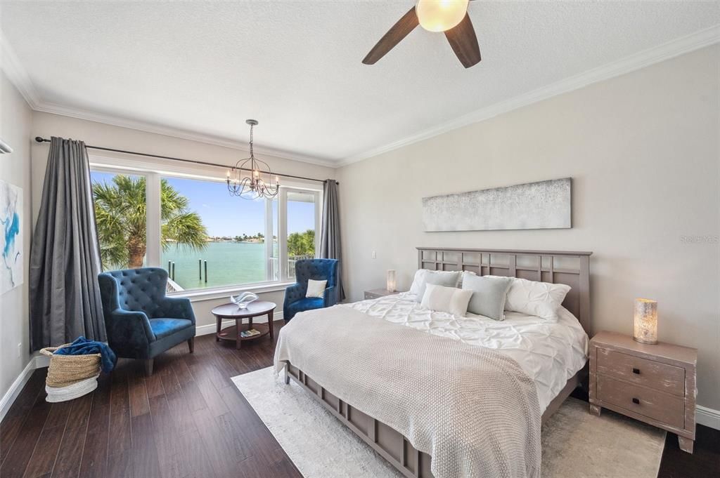 For Sale: $3,399,700 (5 beds, 4 baths, 3741 Square Feet)