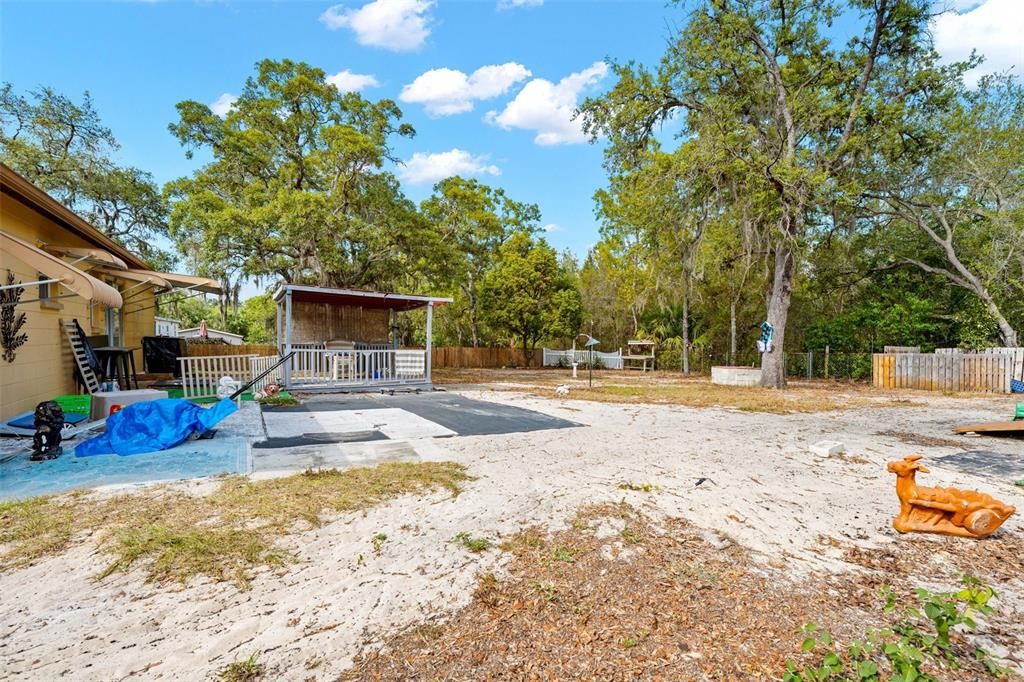 For Sale: $249,900 (2 beds, 1 baths, 1040 Square Feet)