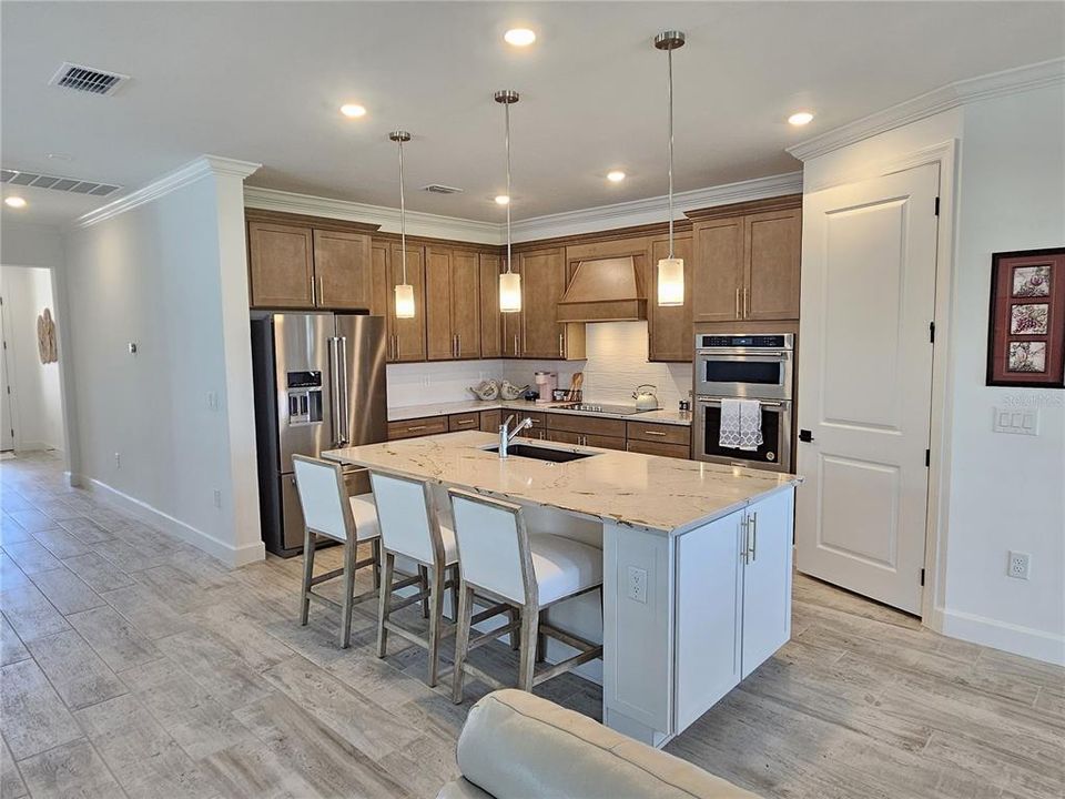 For Rent: $5,400 (3 beds, 2 baths, 2207 Square Feet)