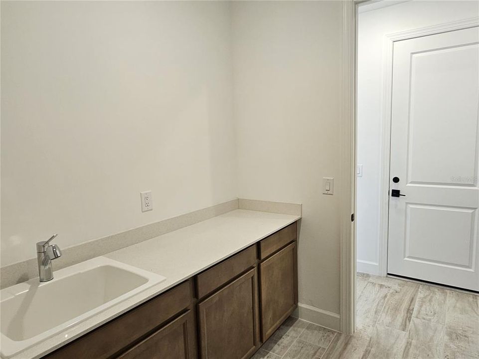 For Rent: $5,400 (3 beds, 2 baths, 2207 Square Feet)
