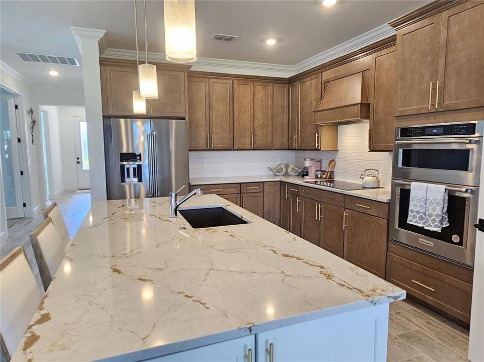 For Rent: $5,400 (3 beds, 2 baths, 2207 Square Feet)