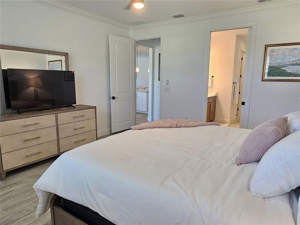 For Rent: $5,400 (3 beds, 2 baths, 2207 Square Feet)