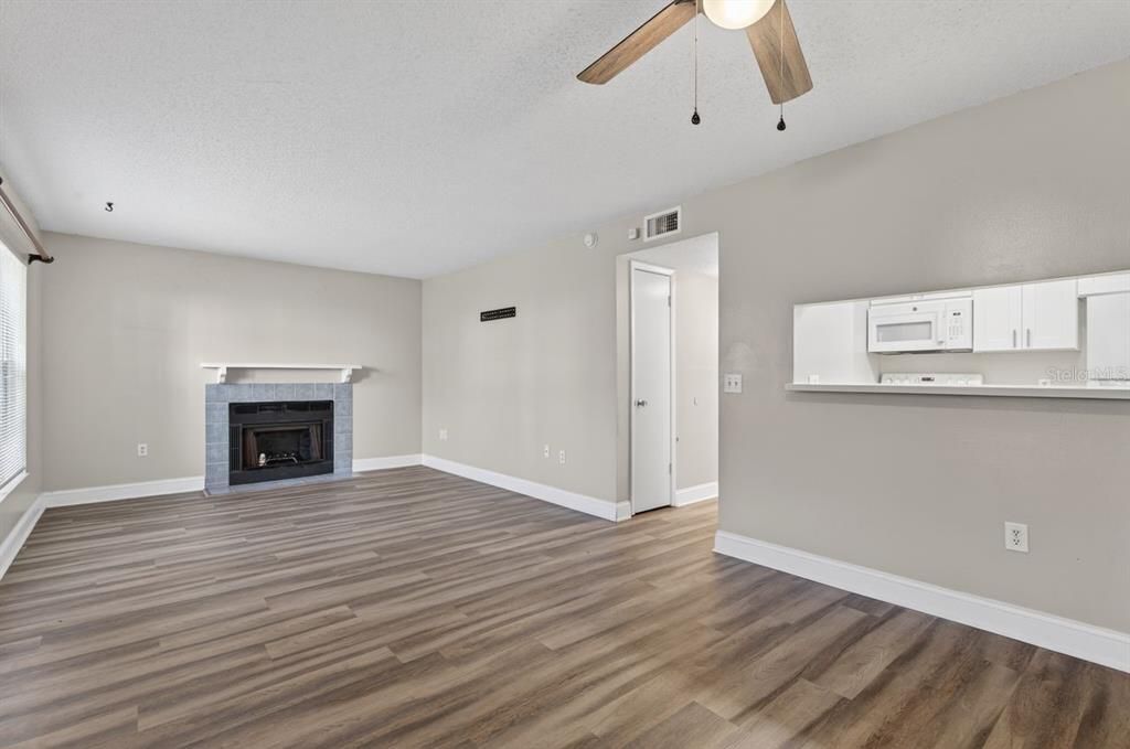 For Rent: $1,500 (2 beds, 2 baths, 912 Square Feet)