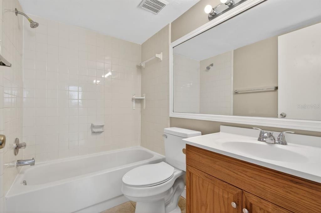 For Rent: $1,500 (2 beds, 2 baths, 912 Square Feet)