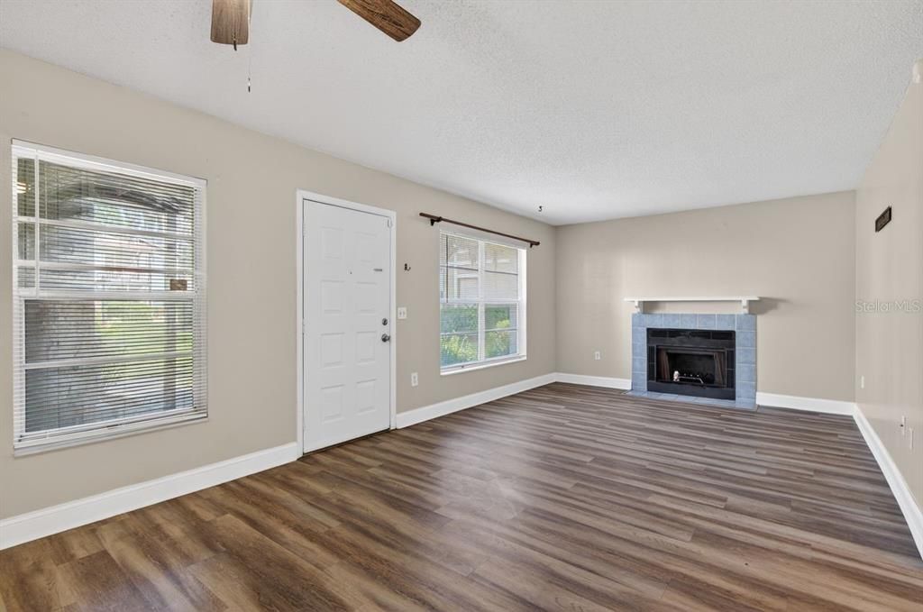For Rent: $1,500 (2 beds, 2 baths, 912 Square Feet)