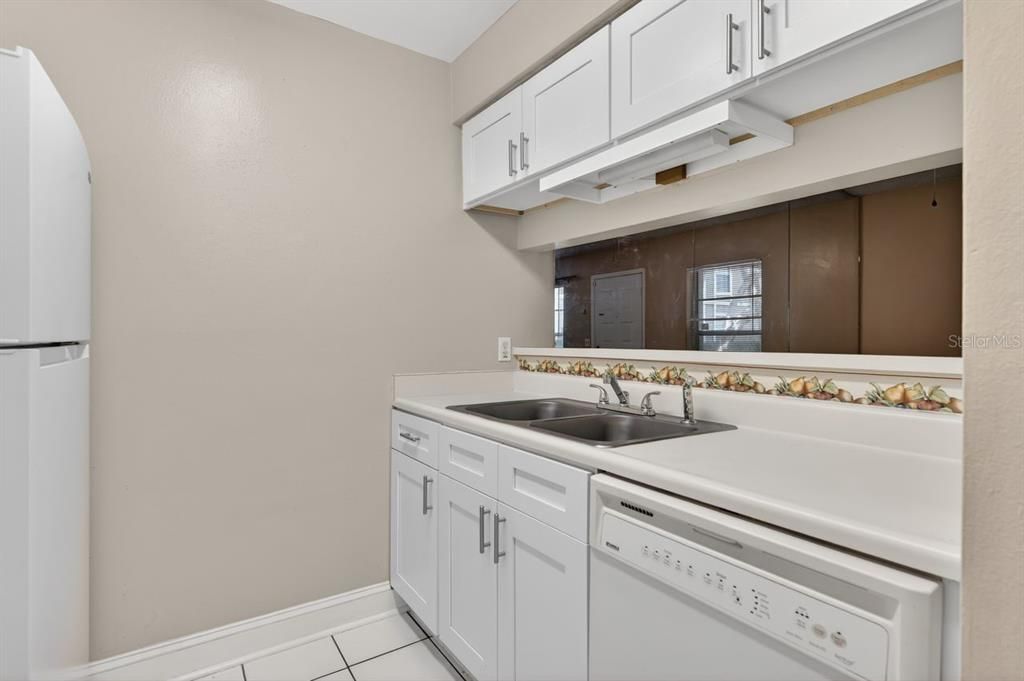 For Rent: $1,500 (2 beds, 2 baths, 912 Square Feet)