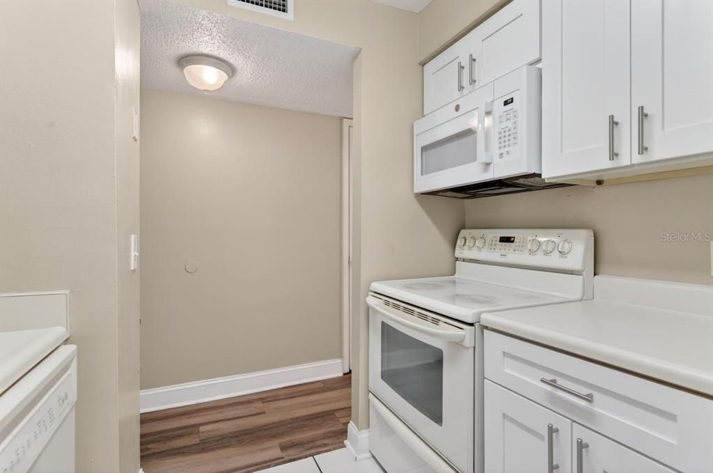 For Rent: $1,500 (2 beds, 2 baths, 912 Square Feet)