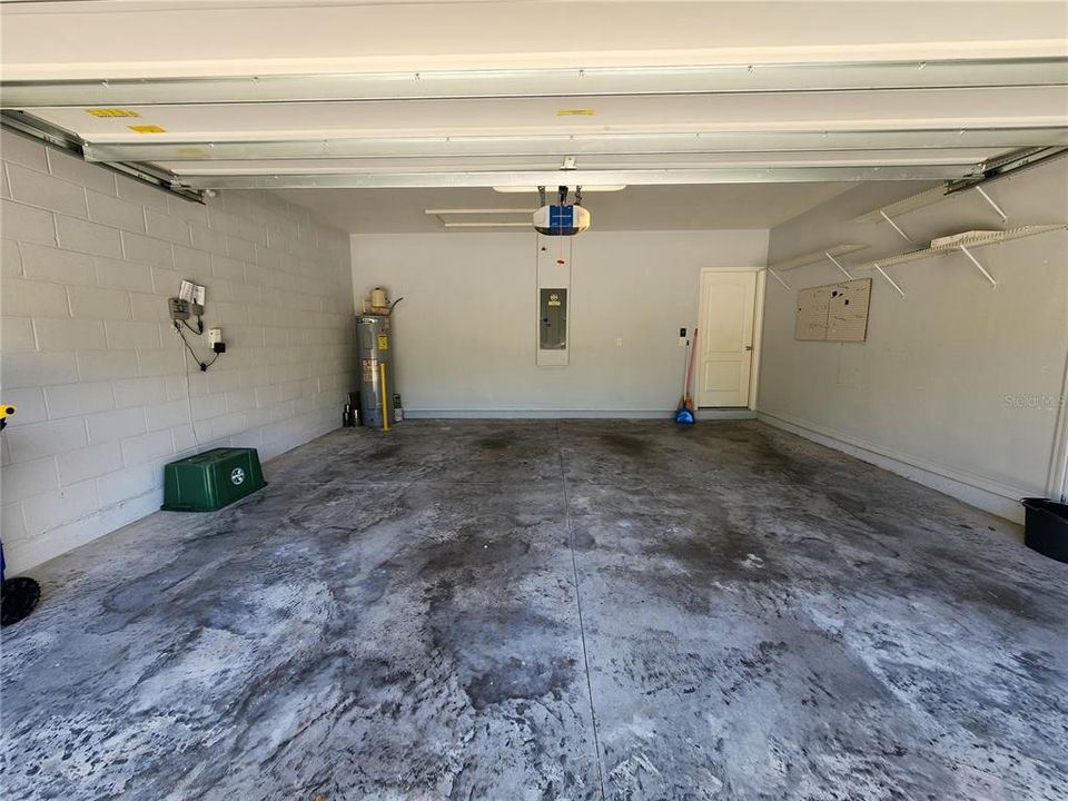 For Rent: $1,900 (3 beds, 2 baths, 1695 Square Feet)