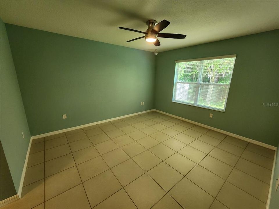 For Rent: $1,900 (3 beds, 2 baths, 1695 Square Feet)