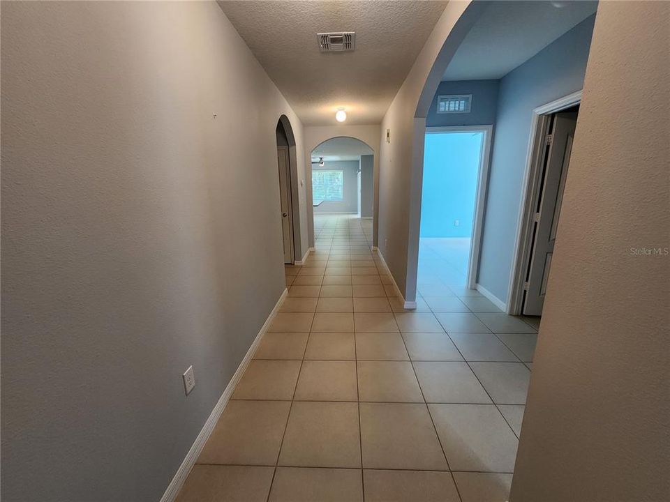 For Rent: $1,900 (3 beds, 2 baths, 1695 Square Feet)
