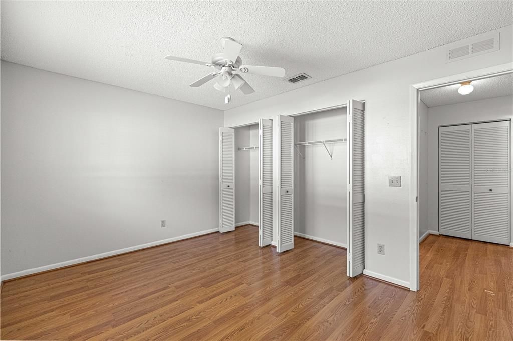 Activo con contrato: $107,500 (2 camas, 2 baños, 1092 Pies cuadrados)