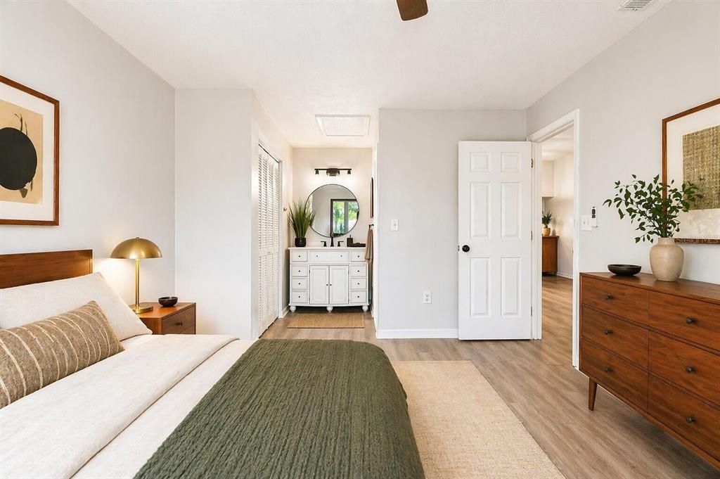 Activo con contrato: $149,900 (2 camas, 2 baños, 921 Pies cuadrados)