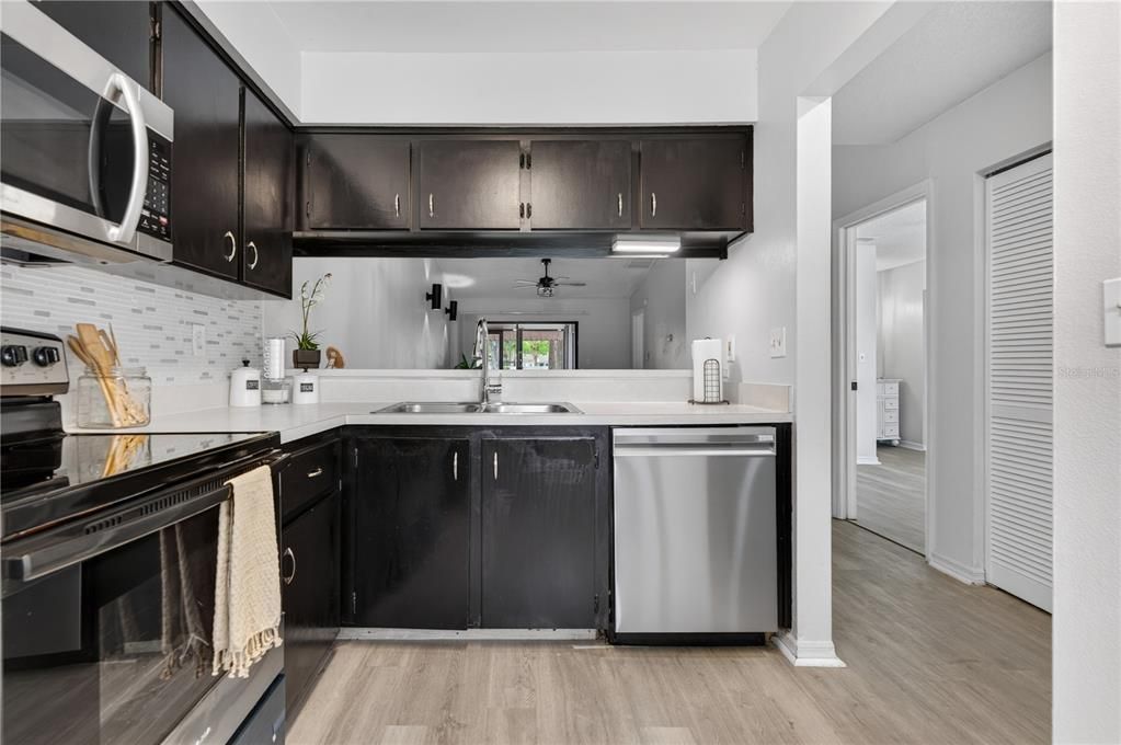 Activo con contrato: $149,900 (2 camas, 2 baños, 921 Pies cuadrados)