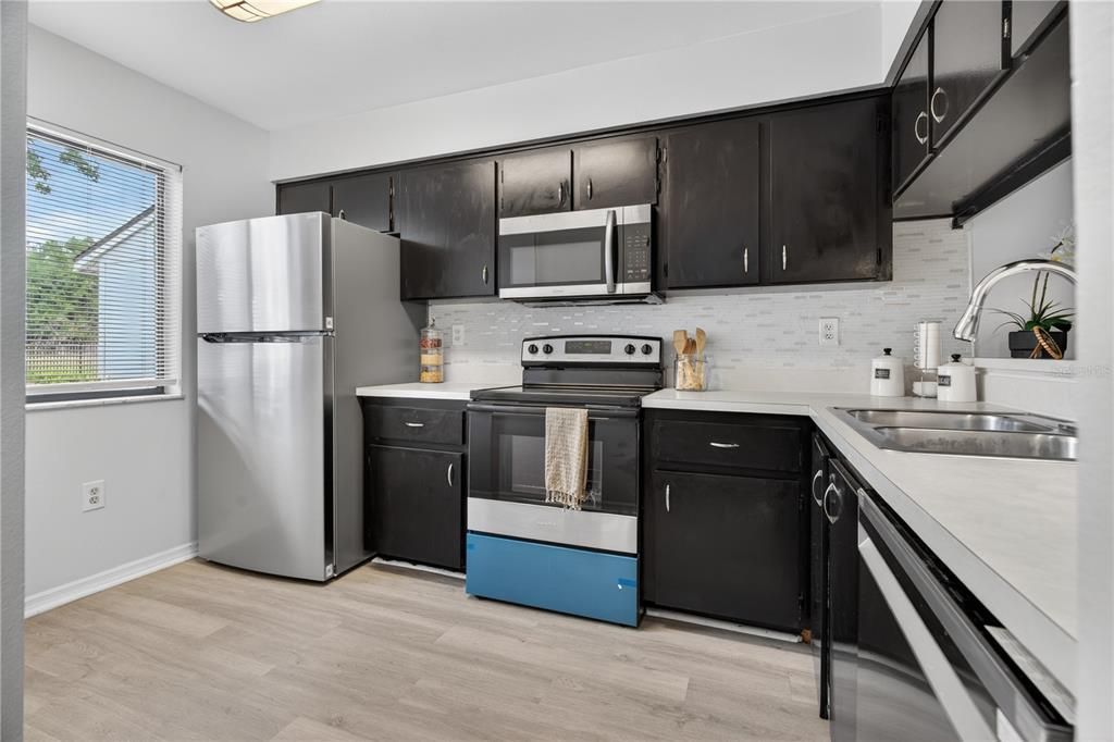 Activo con contrato: $149,900 (2 camas, 2 baños, 921 Pies cuadrados)