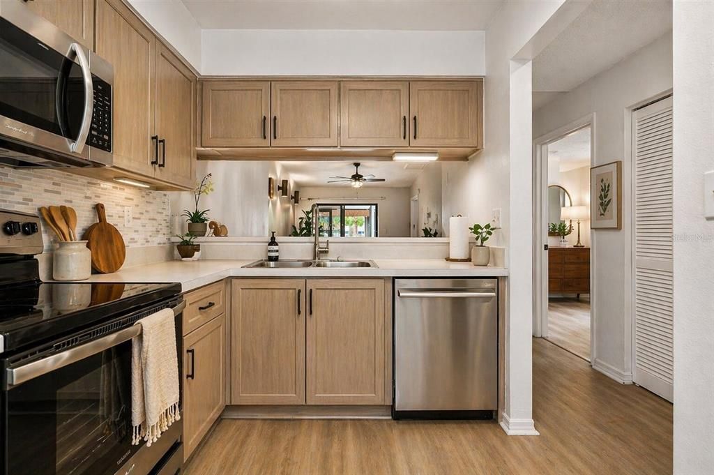 Activo con contrato: $149,900 (2 camas, 2 baños, 921 Pies cuadrados)