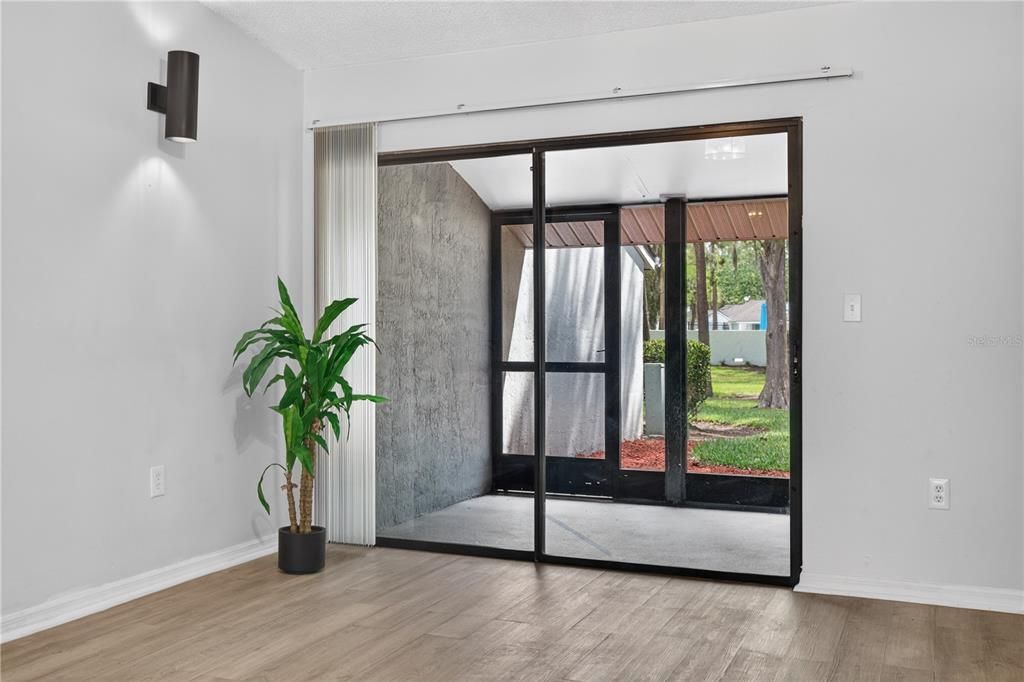 Activo con contrato: $149,900 (2 camas, 2 baños, 921 Pies cuadrados)